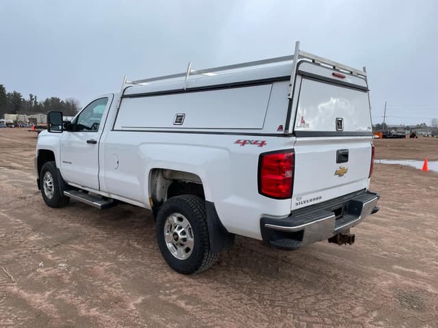 Image of Chevrolet 2500HD equipment image 2