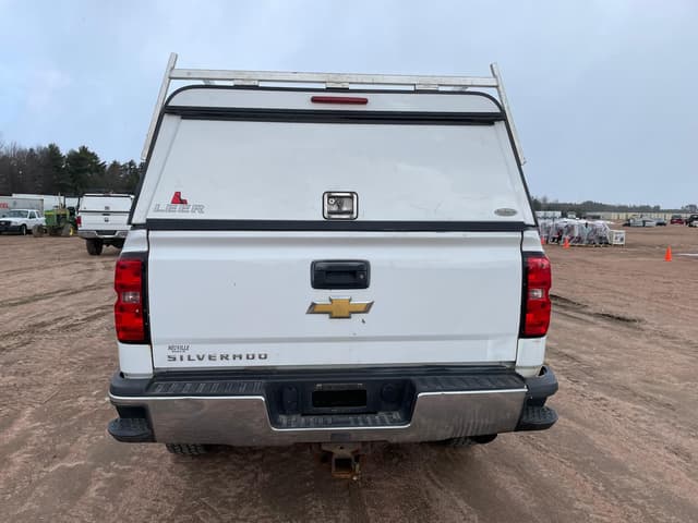 Image of Chevrolet 2500HD equipment image 3