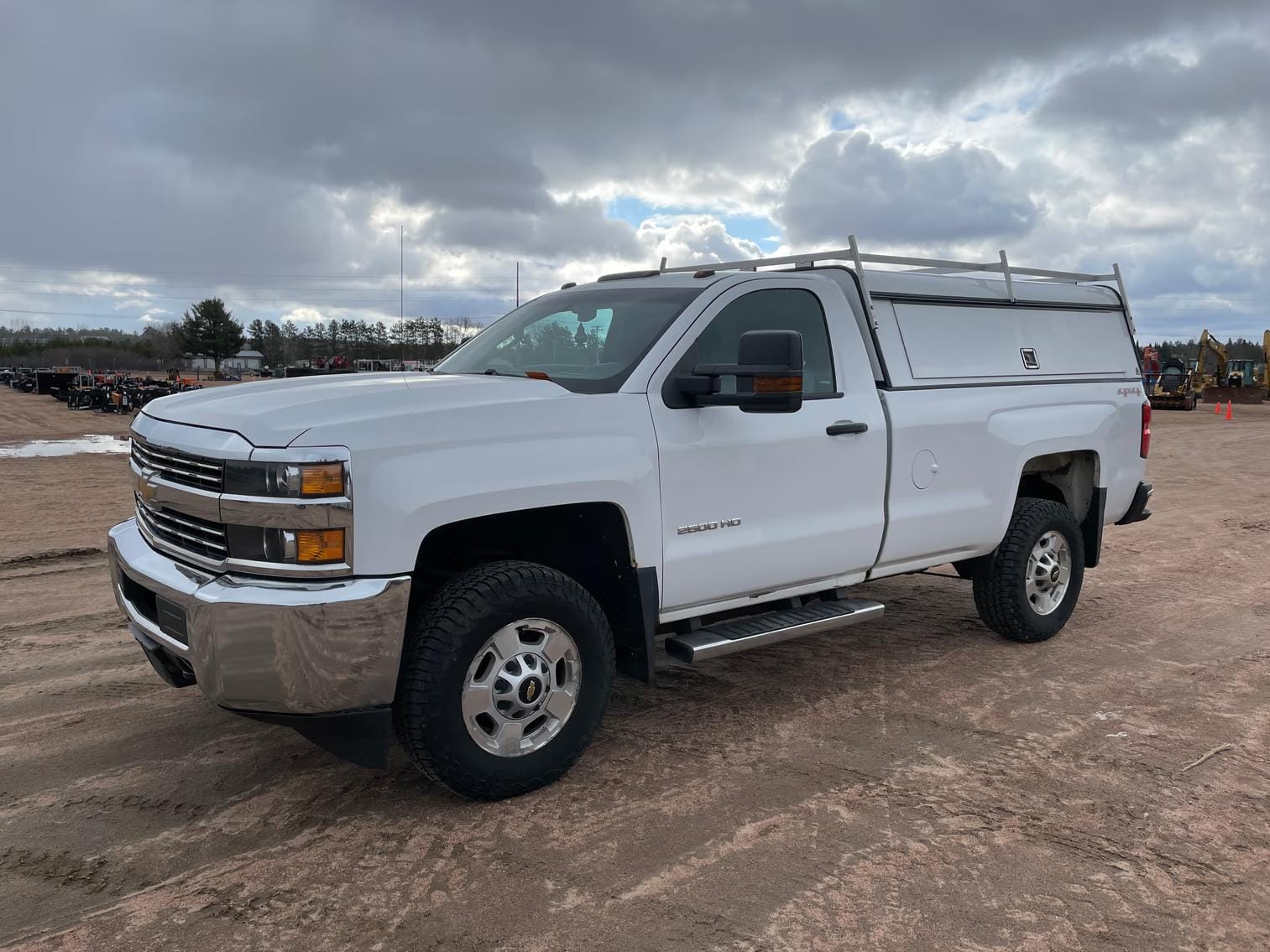 2015 Chevrolet 2500HD Equipment Image0