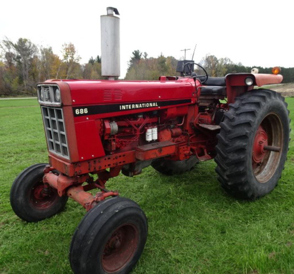 Main image International Harvester 686