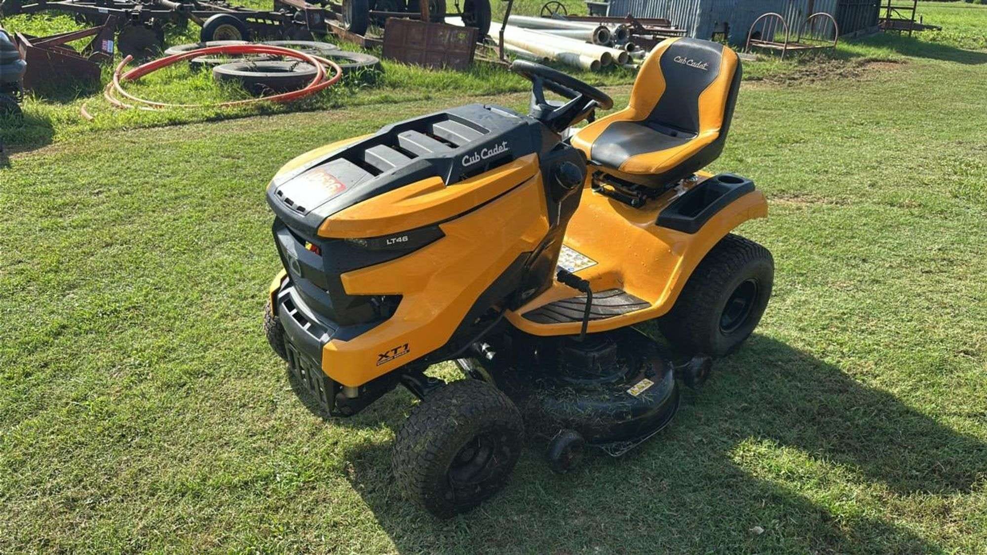 Cub Cadet XT1 Equipment Image0