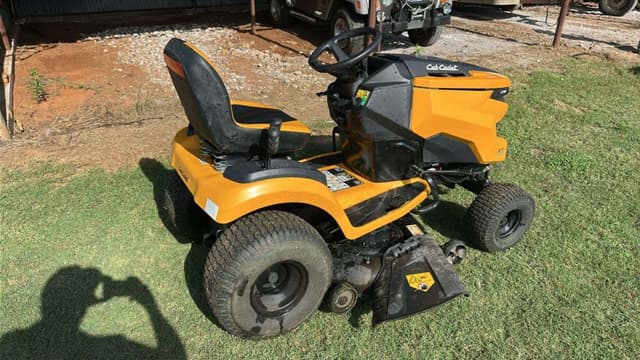 Image of Cub Cadet XT1 equipment image 2