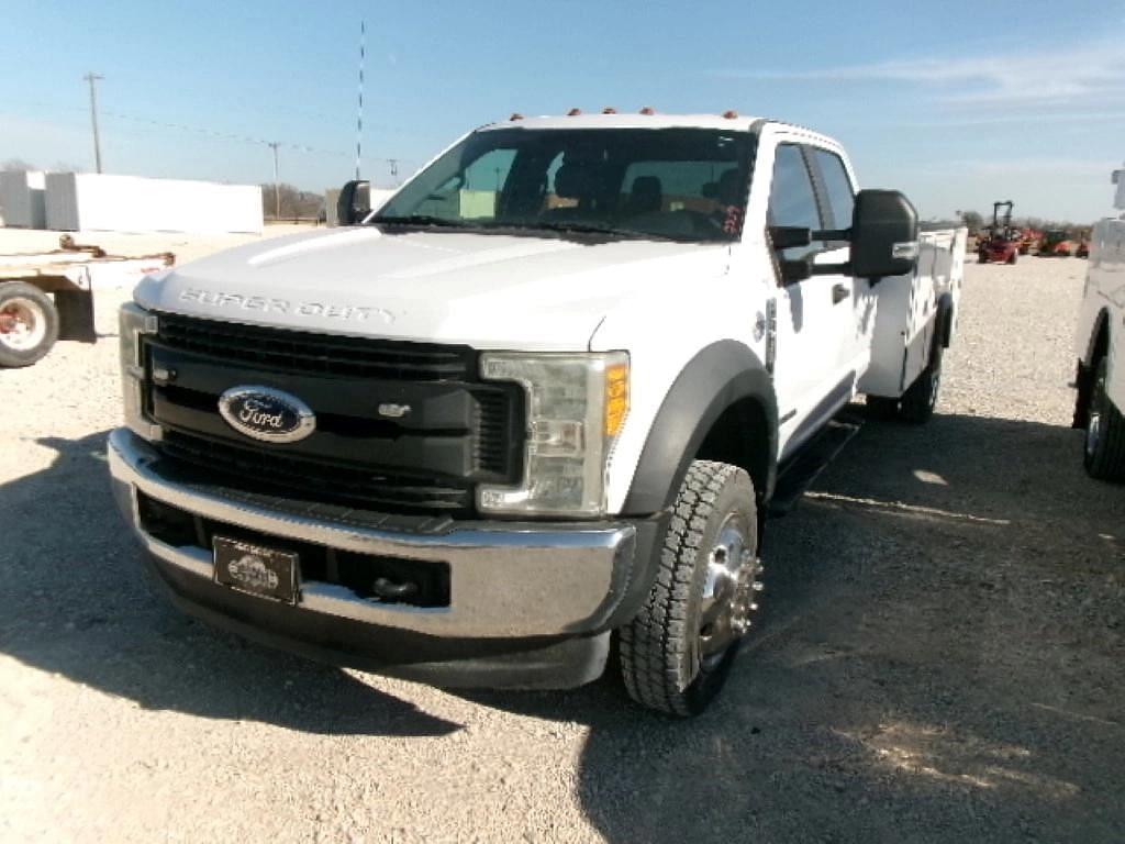 Image of Ford F-450 Primary image