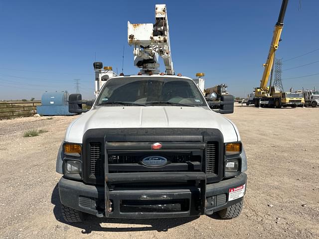 Image of Ford F-550 equipment image 1