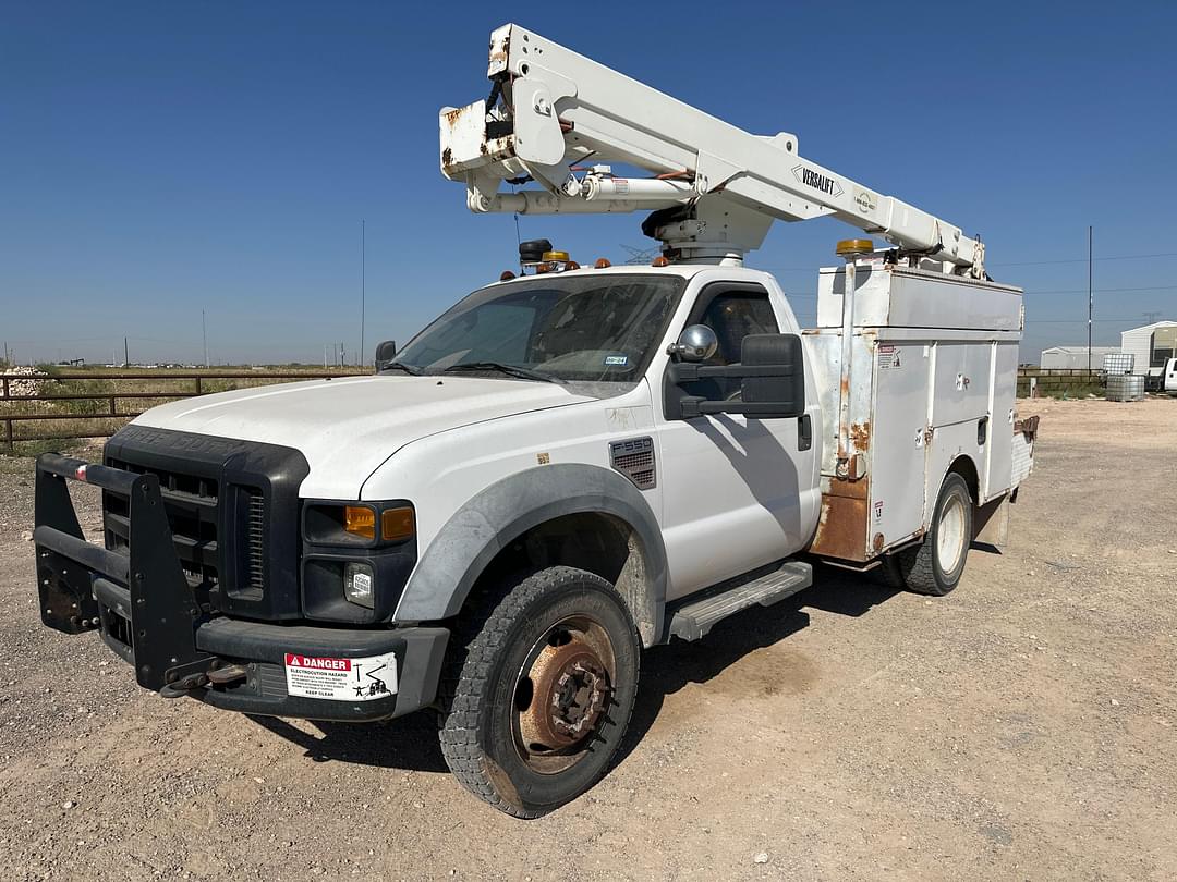 Image of Ford F-550 Primary image