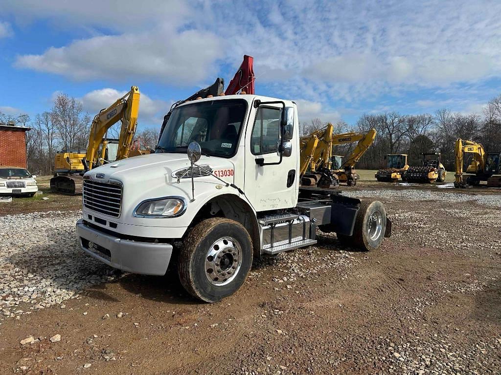 Image of Freightliner M2 106 Primary image