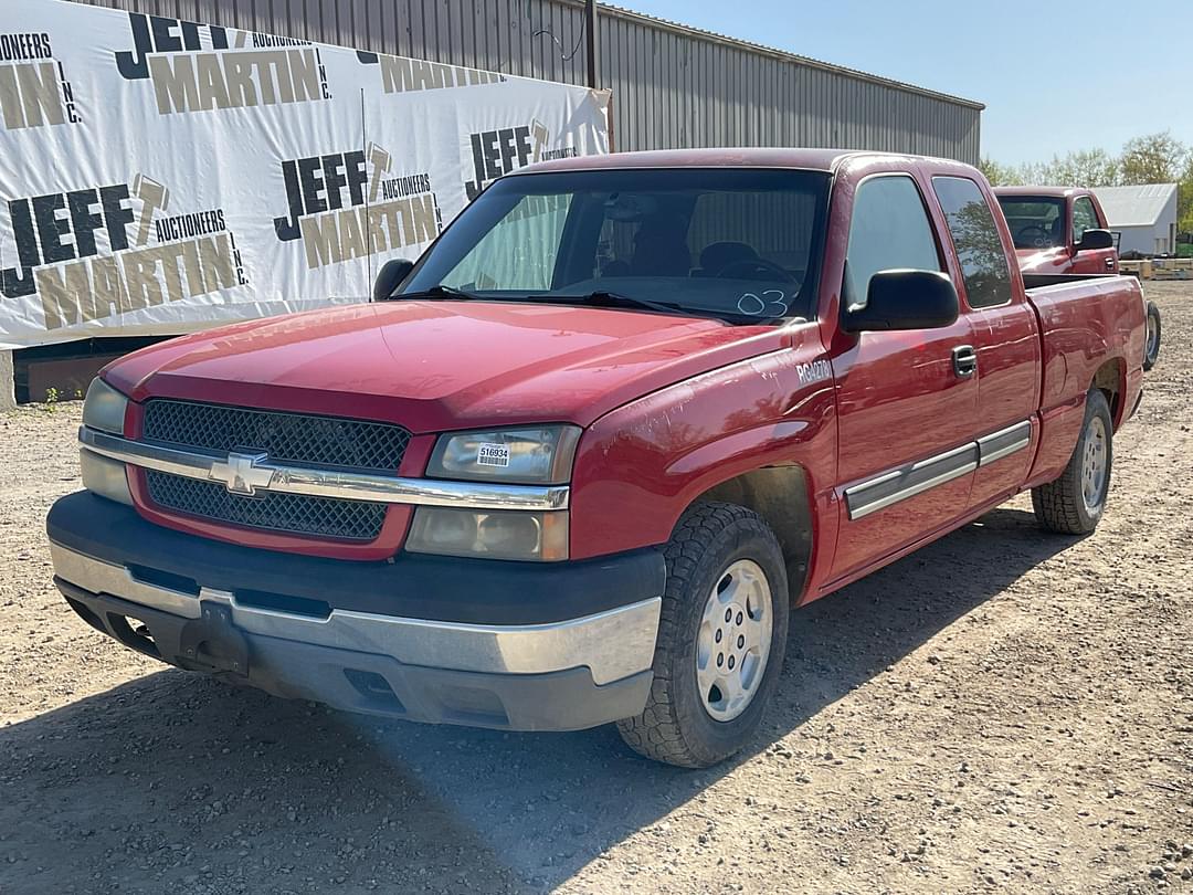 Image of Chevrolet Silverado Primary image
