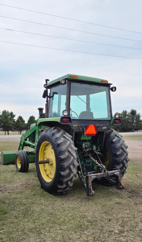 Image of John Deere 4240 equipment image 3