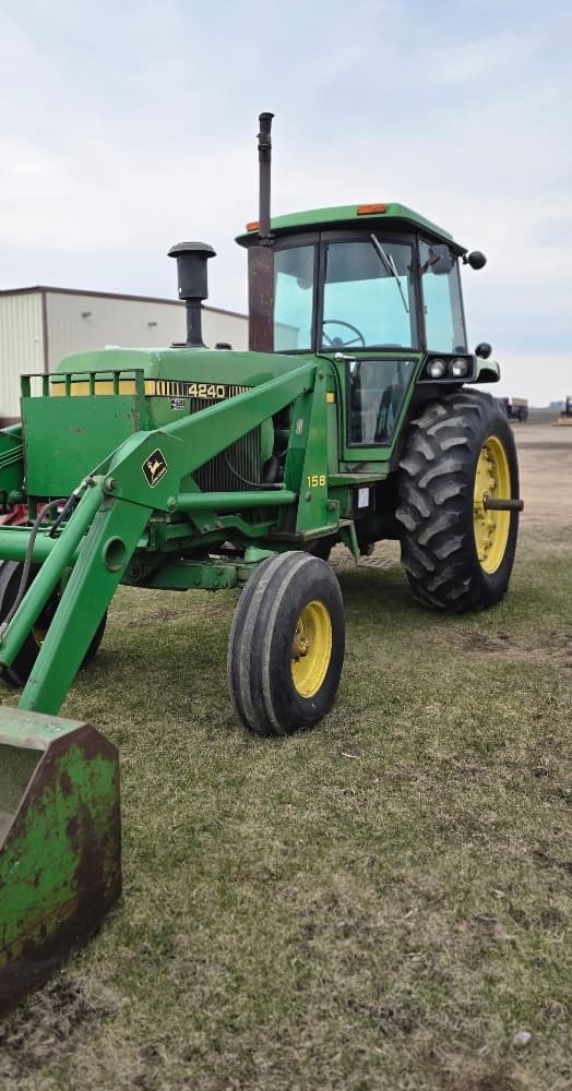 Image of John Deere 4240 equipment image 2