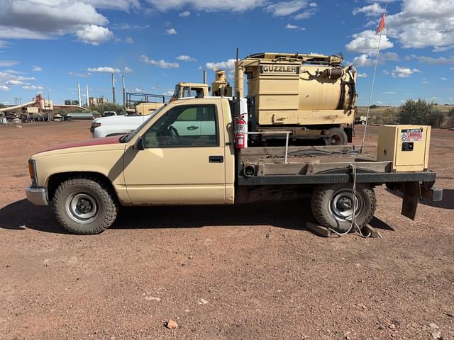 Image of Chevrolet 2500 equipment image 1