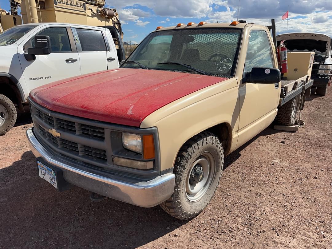 Image of Chevrolet 2500 Primary image