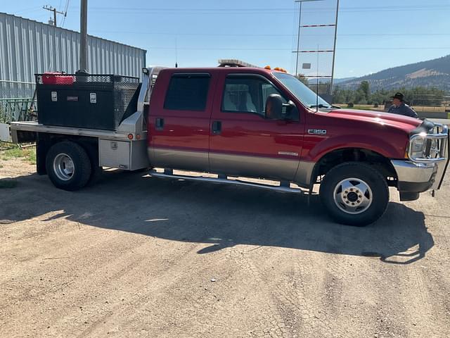 Image of Ford F-350 equipment image 3