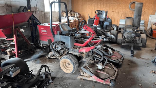 Image of Toro Groundsmaster 3500D equipment image 2
