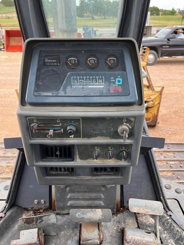 Image of Komatsu D41E-6 equipment image 3