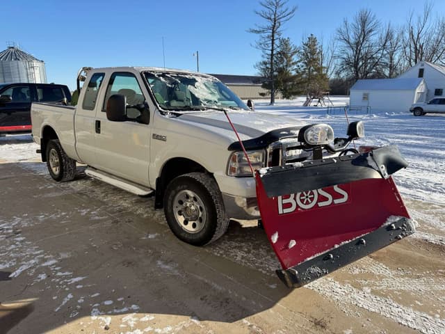 Image of Ford F-250 equipment image 2