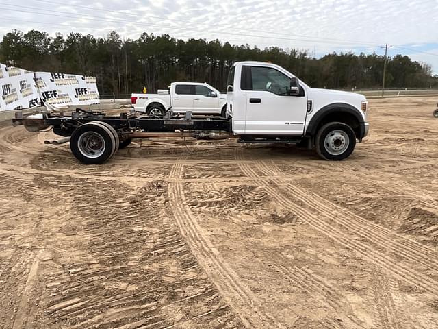 Image of Ford F-550 equipment image 3