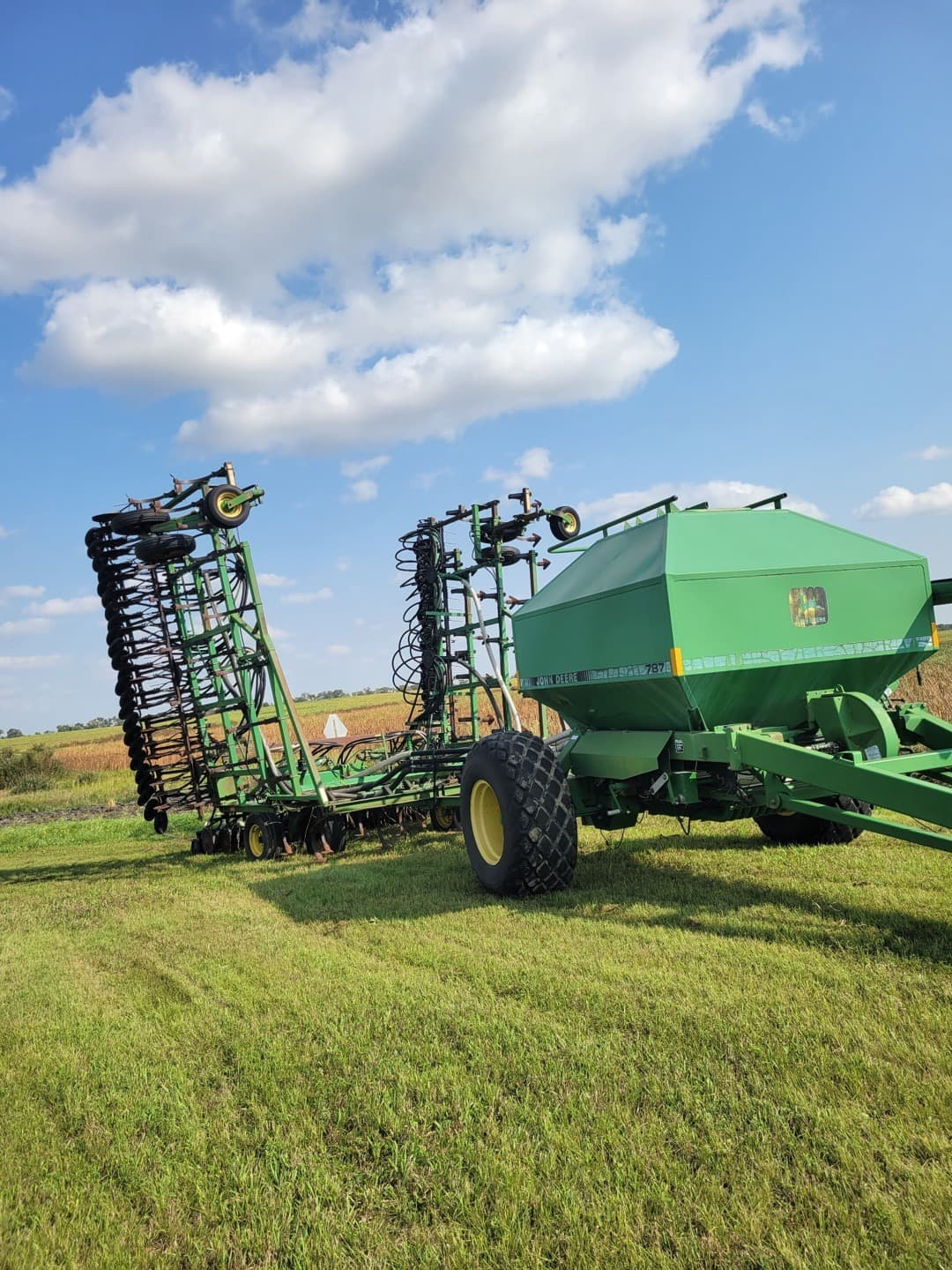 Image of John Deere 787 Primary Image