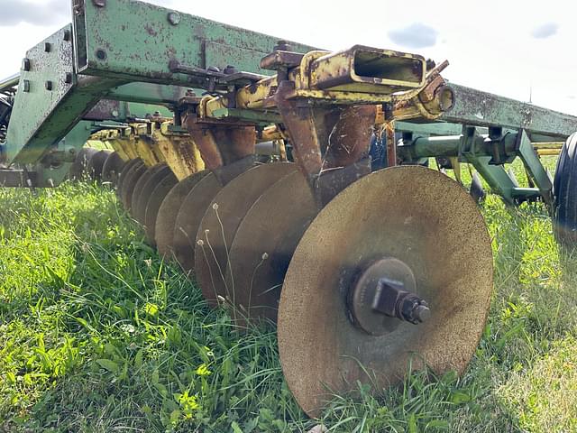 Image of John Deere 330 equipment image 3