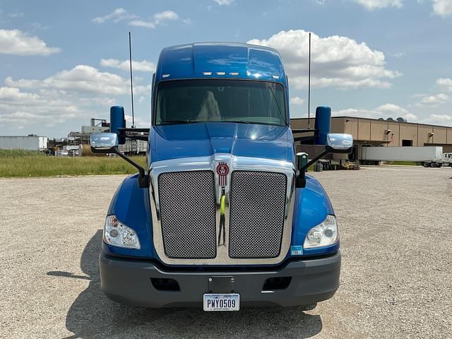 Image of Kenworth T680 equipment image 1