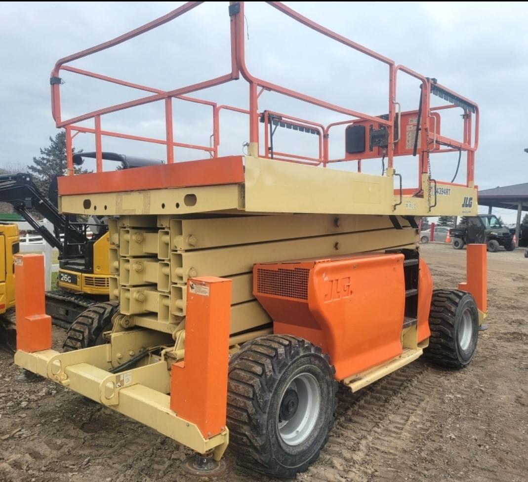 Image of JLG 4394RT Image 1