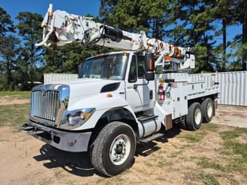 Main image International 7400