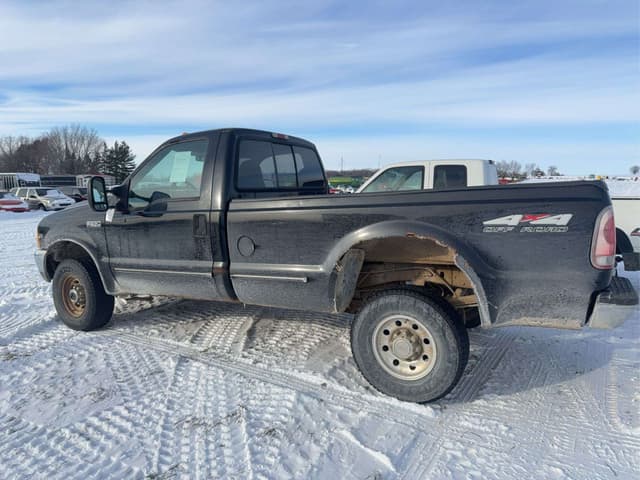 Image of Ford F-350 equipment image 3