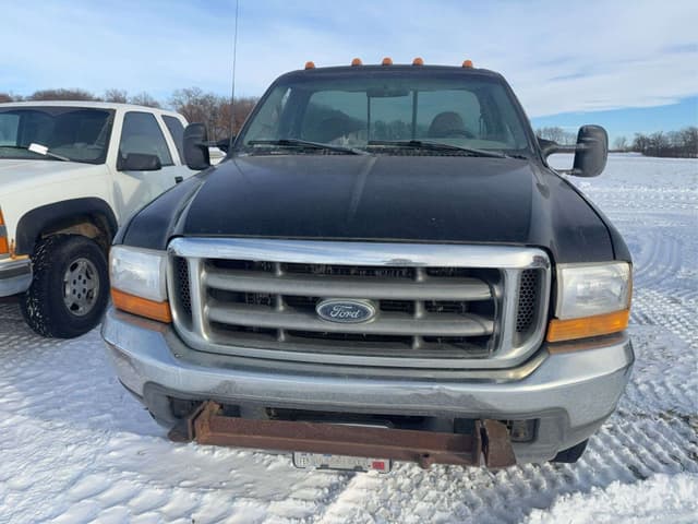 Image of Ford F-350 equipment image 1