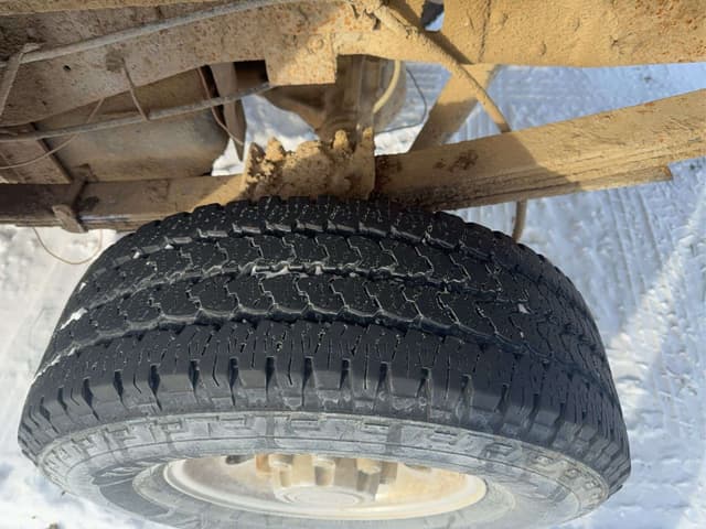 Image of Ford F-350 equipment image 4