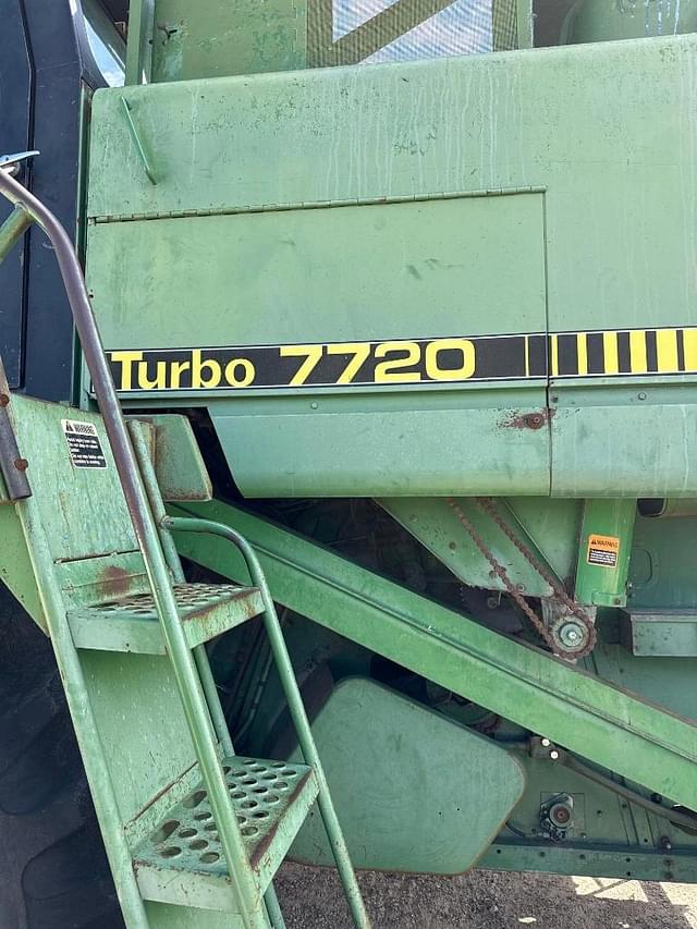 Image of John Deere Turbo 7720 equipment image 1