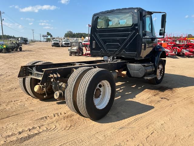 Image of International Durastar 4300 equipment image 4