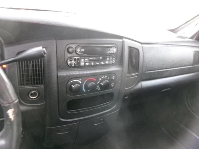 Image of Dodge Ram 1500 equipment image 3