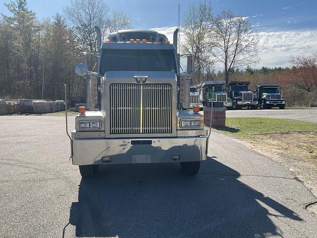 Image of Western Star 4900 equipment image 1