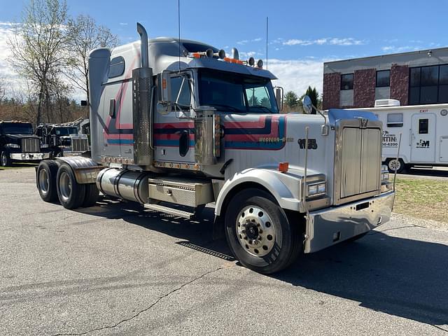 Image of Western Star 4900 equipment image 2