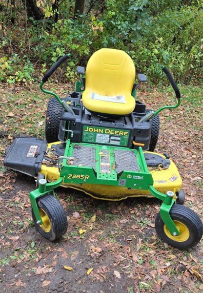 Image of John Deere Z365R Image 0
