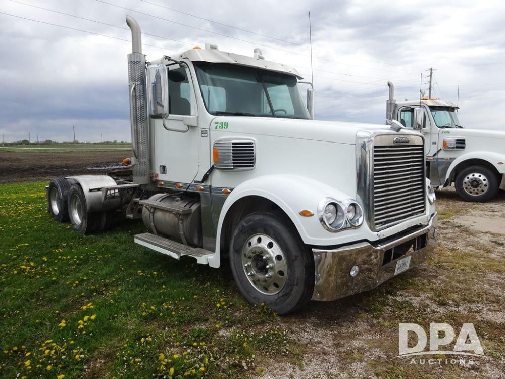 Main image Freightliner 122SD