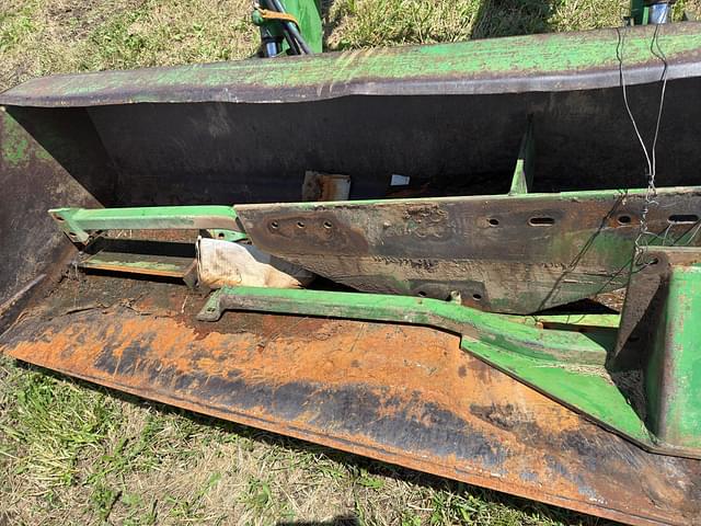 Image of John Deere 148 equipment image 3