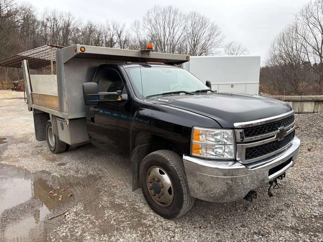 Image of Chevrolet 3500 equipment image 2