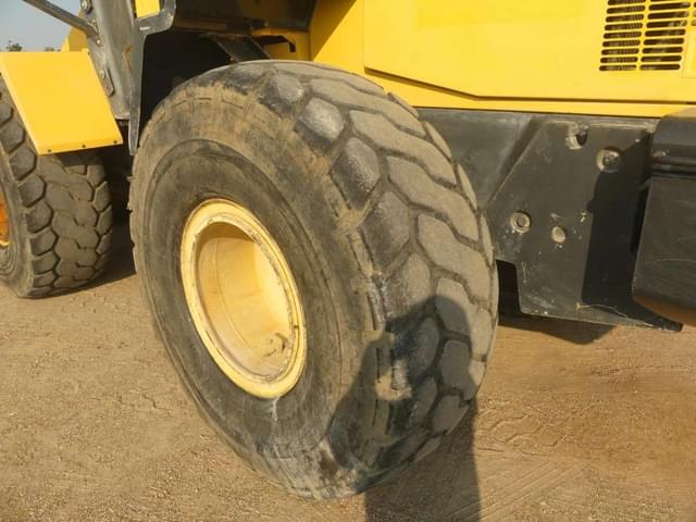 Image of Komatsu WA250-5 equipment image 4