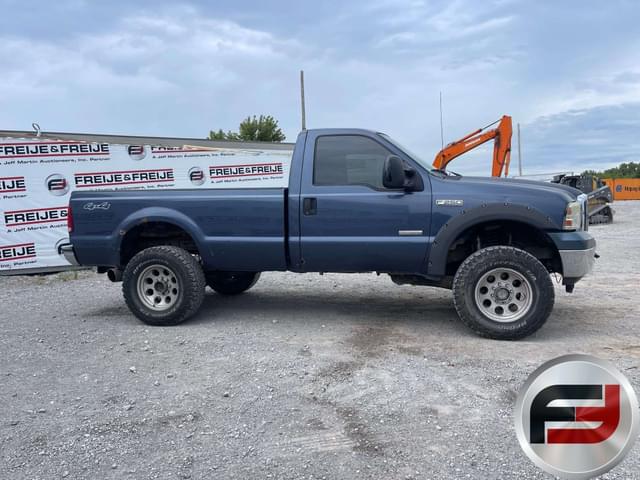 Image of Ford F-250 equipment image 3