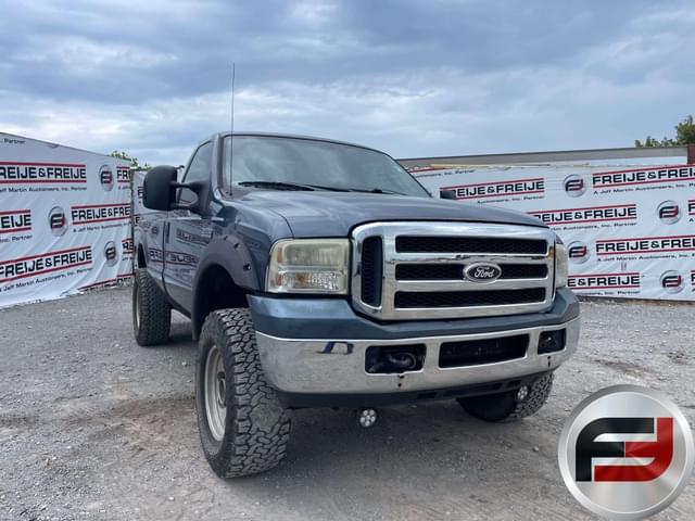 Image of Ford F-250 equipment image 2