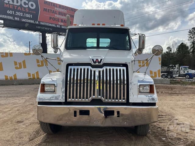 Image of Western Star 4700SF equipment image 1