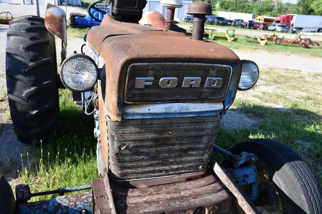 Image of Ford 4000 equipment image 2