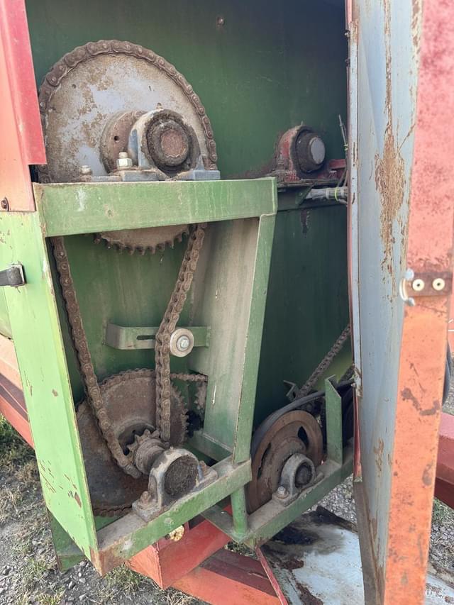 Image of Farm Aid 340 equipment image 2