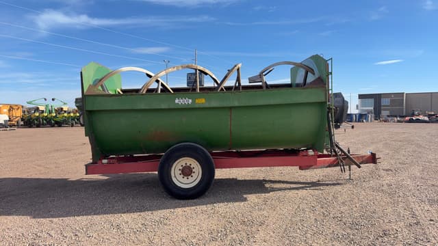 Image of Farm Aid 550 equipment image 3