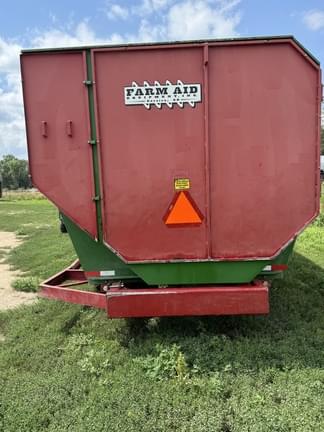 Image of Farm Aid 560 equipment image 3