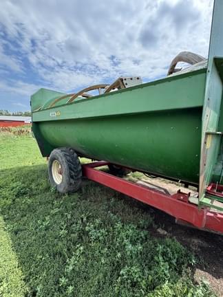 Image of Farm Aid 560 equipment image 2