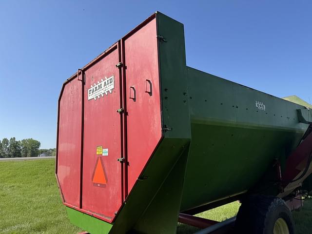 Image of Farm Aid 680 equipment image 4