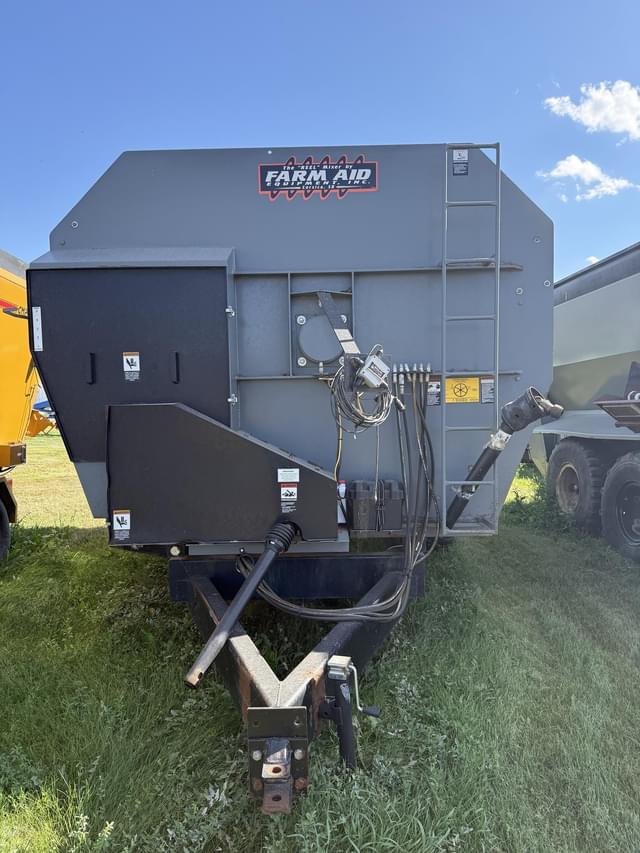 Image of Farm Aid 680 equipment image 1