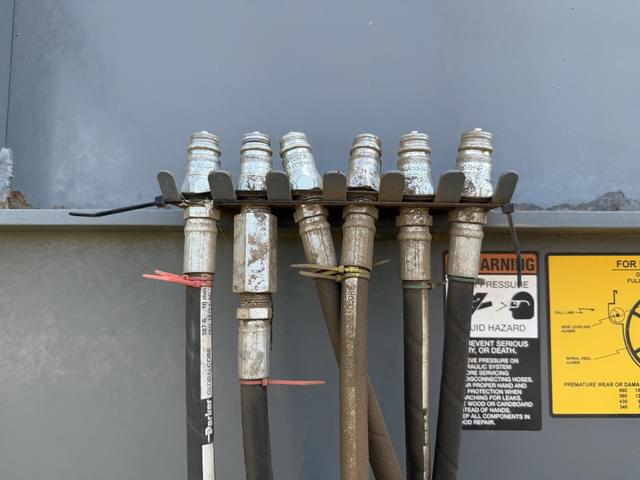 Image of Farm Aid 680 equipment image 3