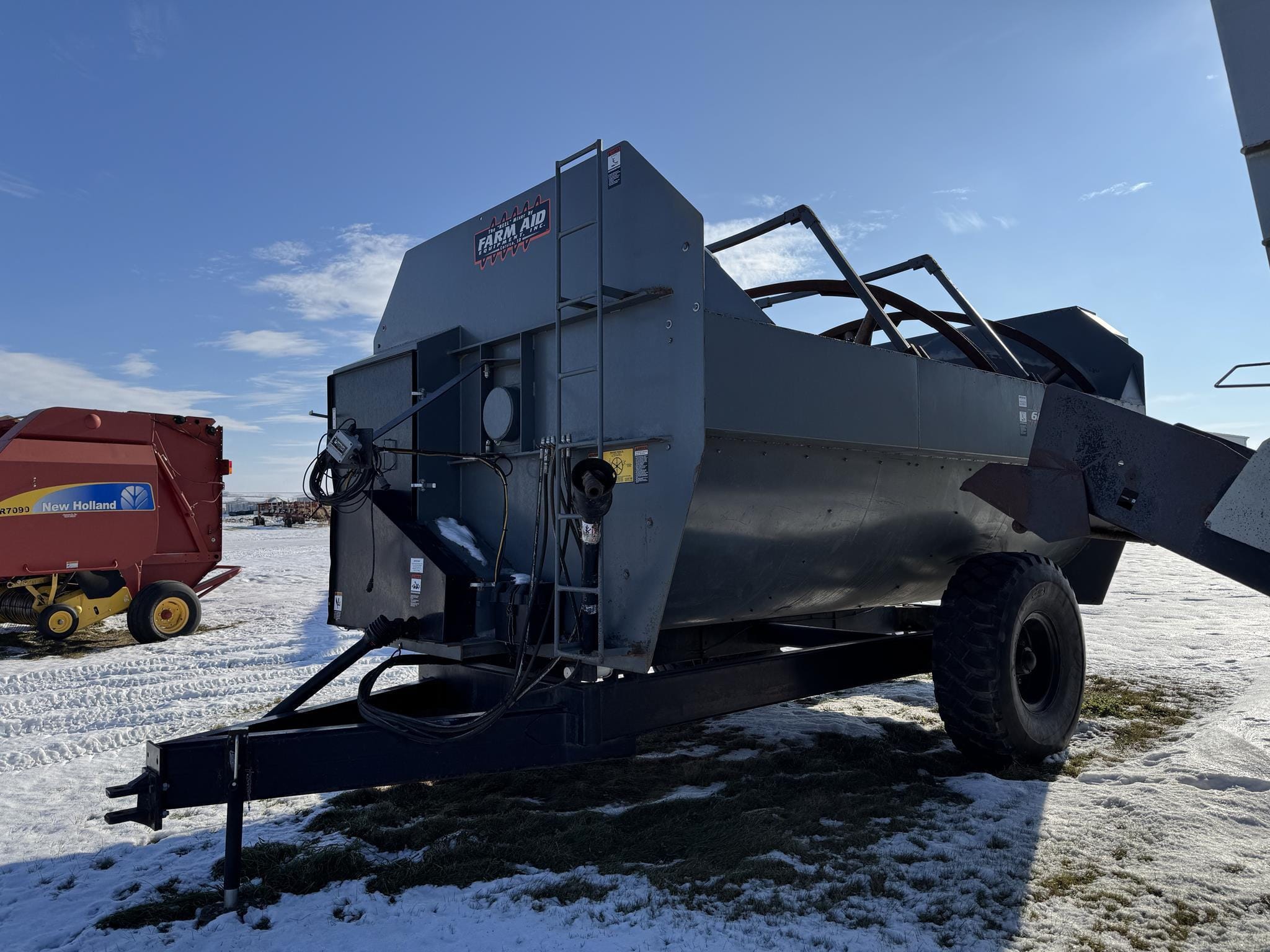 Farm Aid 680 Equipment Image0